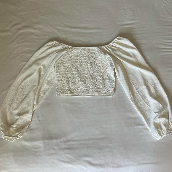 white puffy long sleeve top - Picture 1 of 5